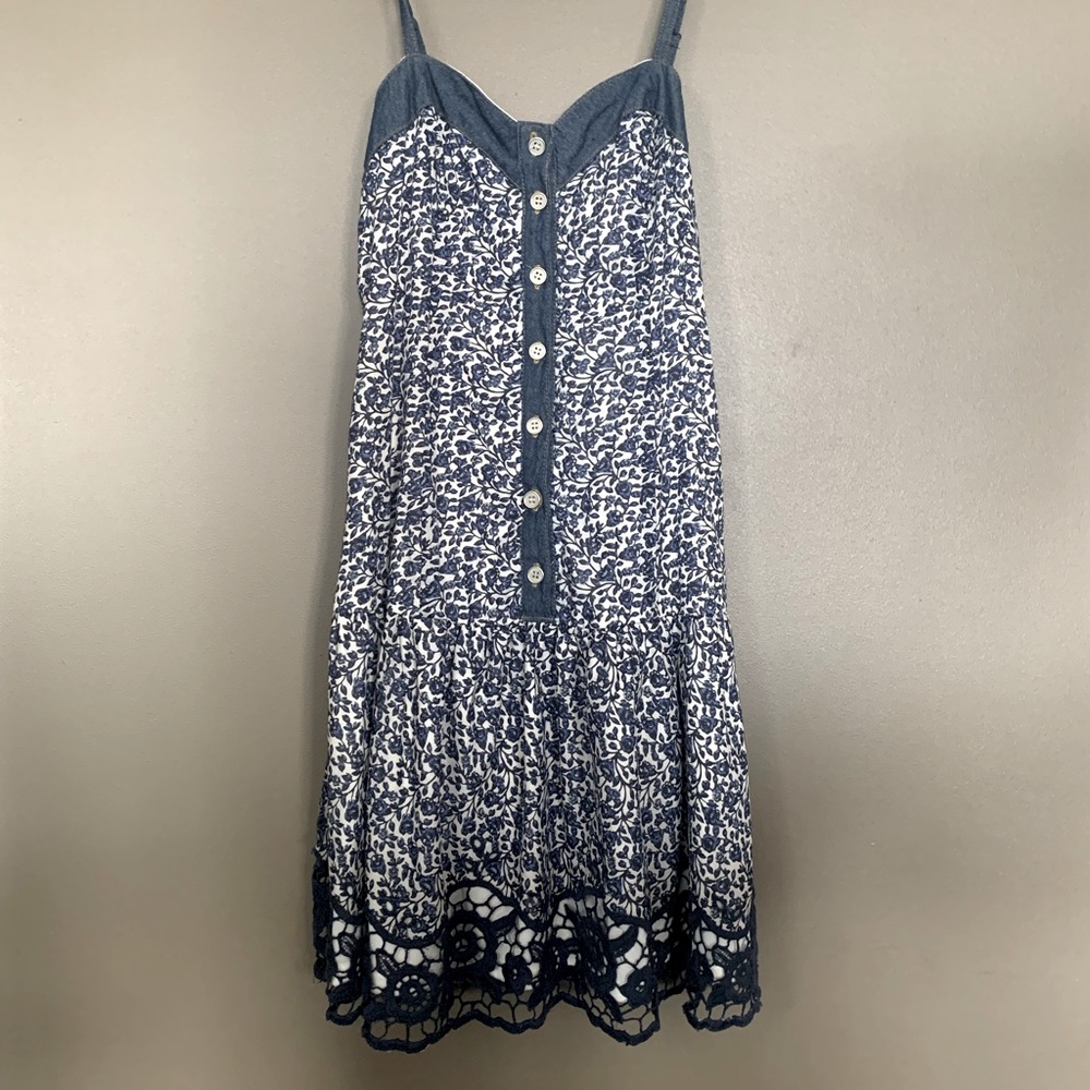 Paperdoll button down midi dress with lace trim. EUC!